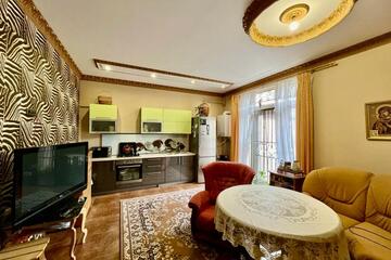 4-к квартира, 165 м², 1/3 эт.